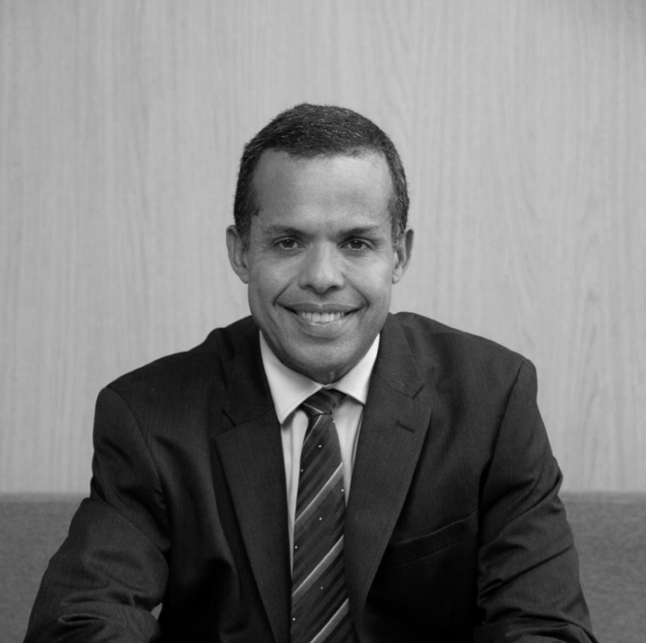 DR. ALEXANDRE VASCONCELOS DE MEIRELLES