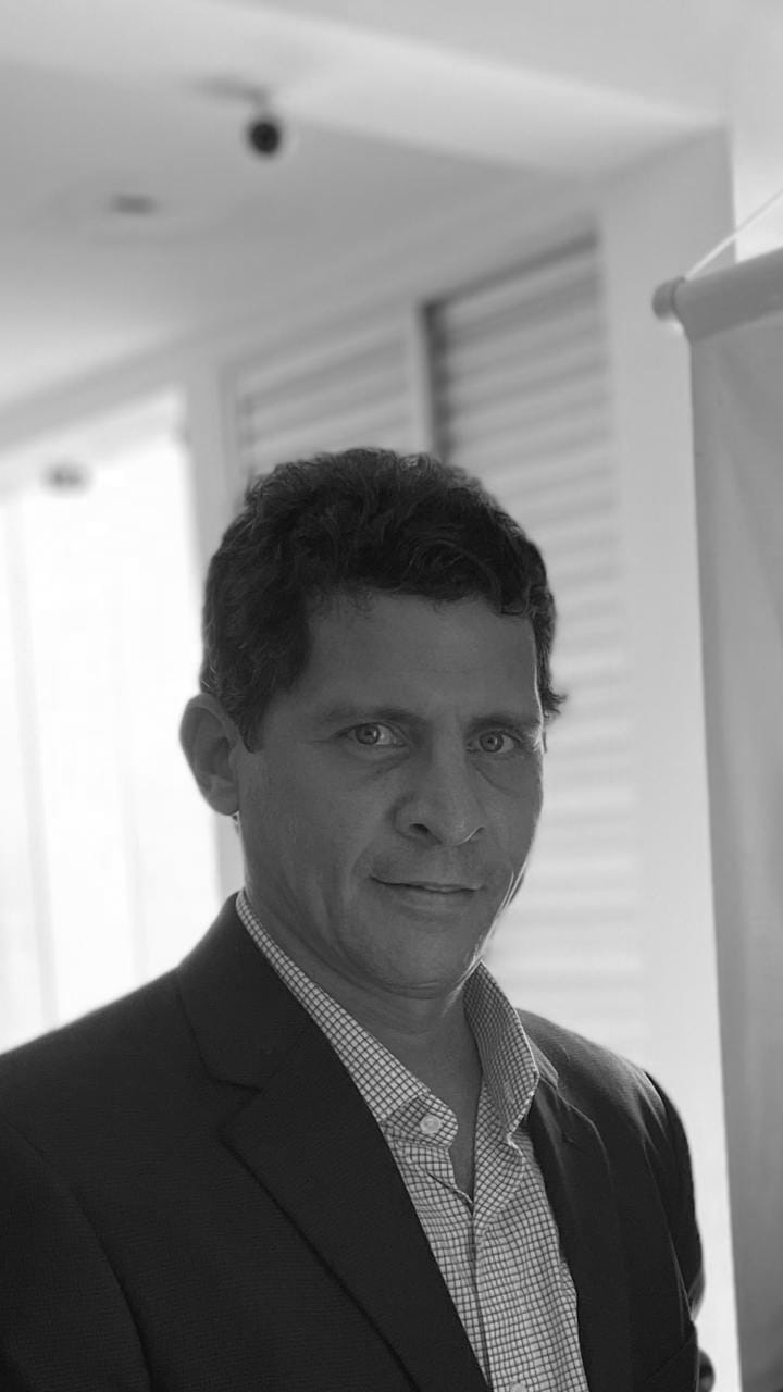 DR. MARCIO PASSOS LEANDRO